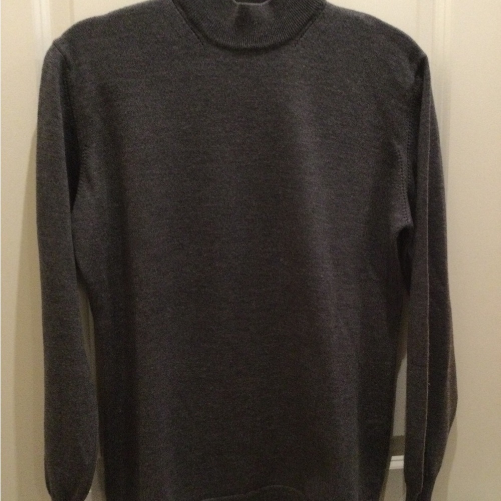 Fine wool grey mock neck